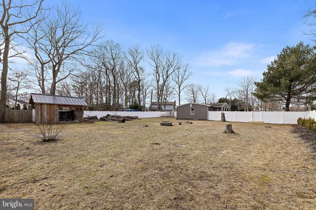 693 LAKE BARNEGAT DR N, Lanoka Harbor, NJ 08734