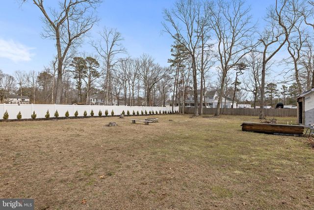 693 LAKE BARNEGAT DR N, Lanoka Harbor, NJ 08734