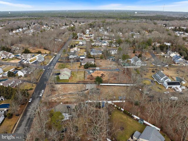 693 LAKE BARNEGAT DR N, Lanoka Harbor, NJ 08734