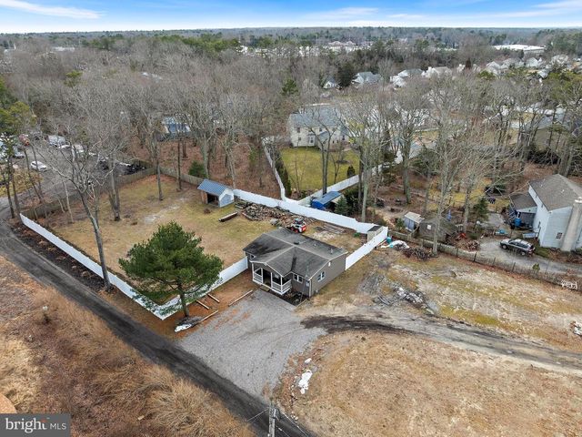 693 LAKE BARNEGAT DR N, Lanoka Harbor, NJ 08734