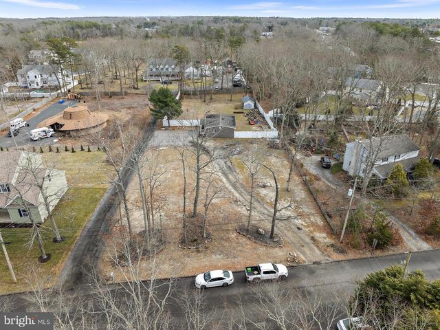 693 LAKE BARNEGAT DR N, Lanoka Harbor, NJ 08734