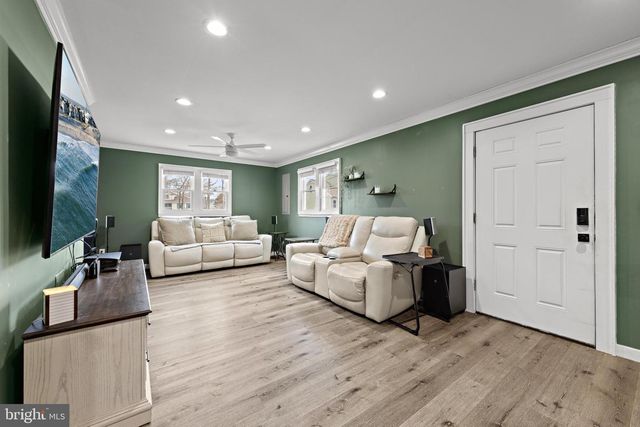 693 LAKE BARNEGAT DR N, Lanoka Harbor, NJ 08734