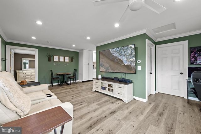 693 LAKE BARNEGAT DR N, Lanoka Harbor, NJ 08734