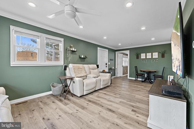 693 LAKE BARNEGAT DR N, Lanoka Harbor, NJ 08734