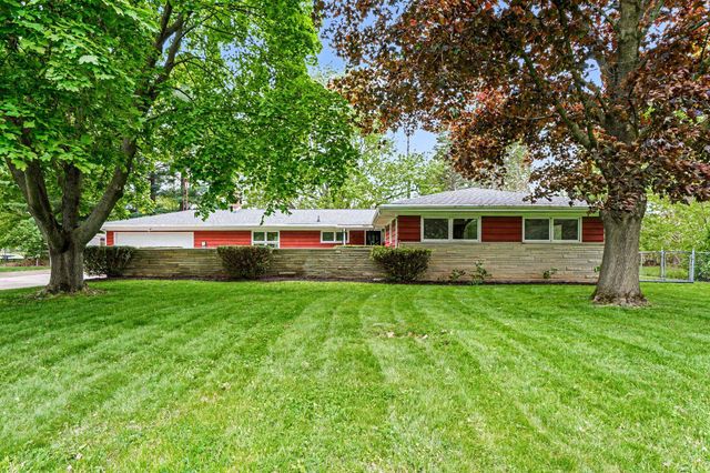 16172 Brookwood Drive, Buchanan, MI 49107