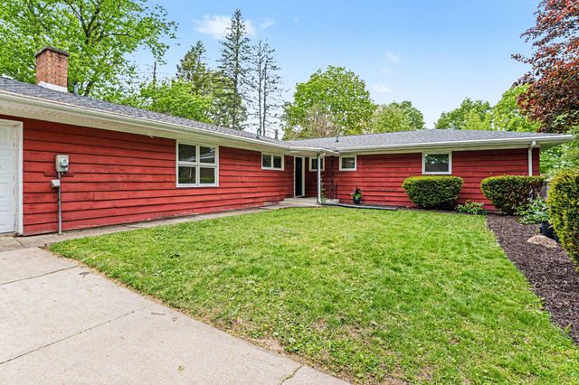 16172 Brookwood Drive, Buchanan, MI 49107