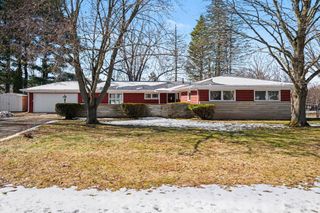16172 Brookwood Drive, Buchanan, MI 49107