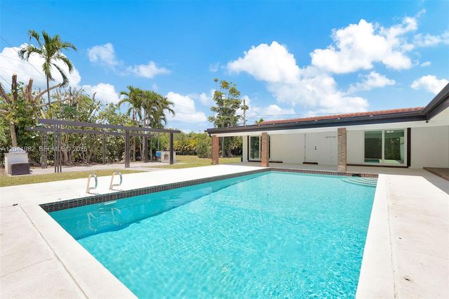 7700 SW 139th Terrace, Palmetto Bay, FL 33158