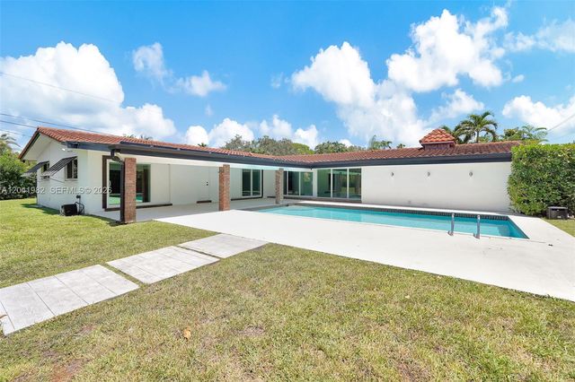 7700 SW 139th Terrace, Palmetto Bay, FL 33158