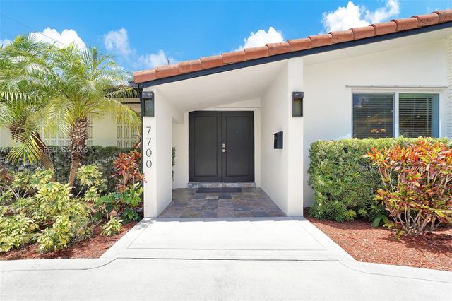 7700 SW 139th Terrace, Palmetto Bay, FL 33158