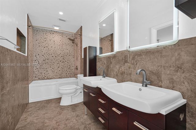 7700 SW 139th Terrace, Palmetto Bay, FL 33158