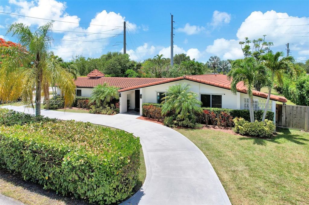 7700 SW 139th Terrace, Palmetto Bay, FL 33158