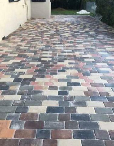 1342 NW 42nd St, Miami, FL 33142