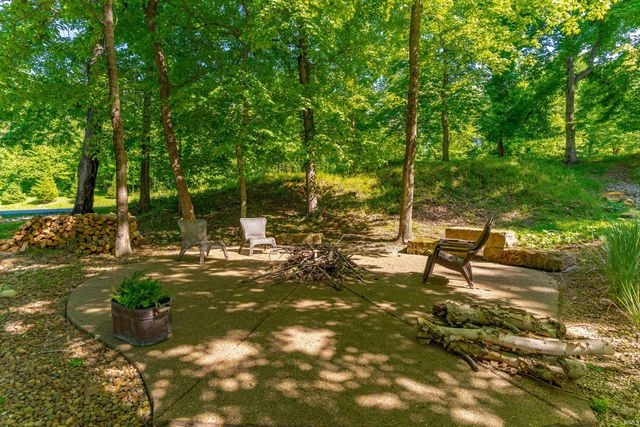 1288 HUNTER Boulevard, Boonville, IN 47601