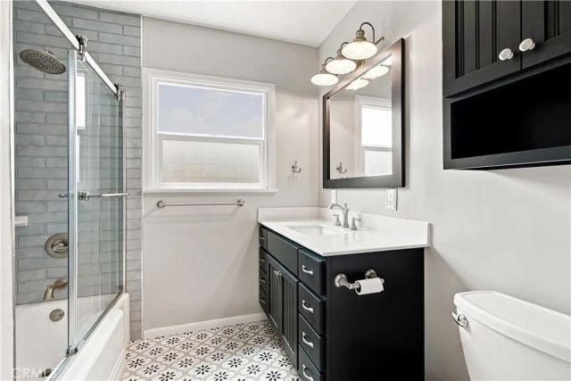 11804 Wilkie, Hawthorne, CA 90250