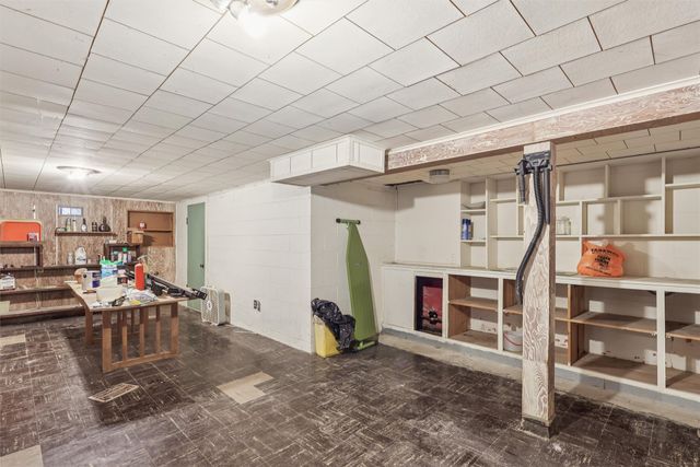 2111 51st Street, Des Moines, IA 50310