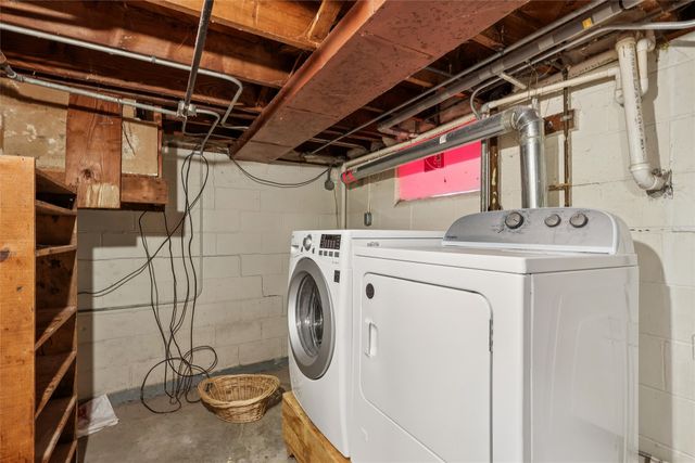 2111 51st Street, Des Moines, IA 50310