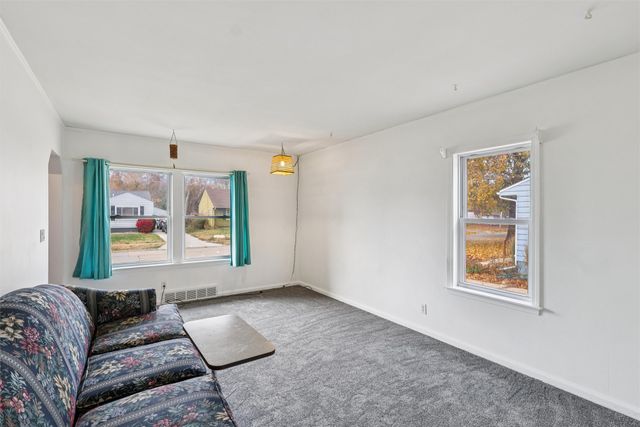 2111 51st Street, Des Moines, IA 50310