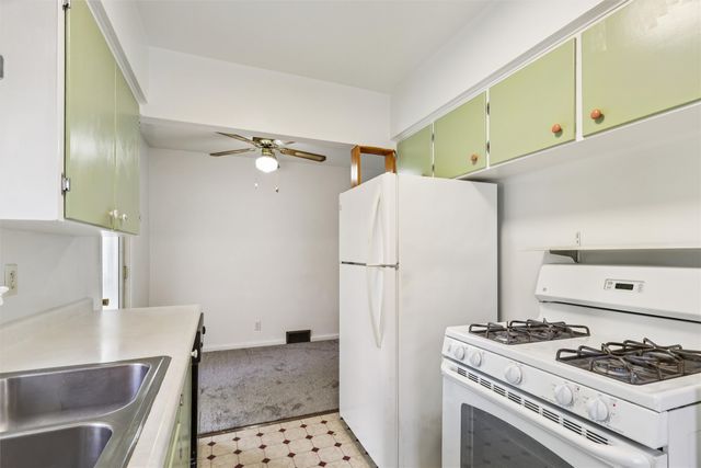 2111 51st Street, Des Moines, IA 50310