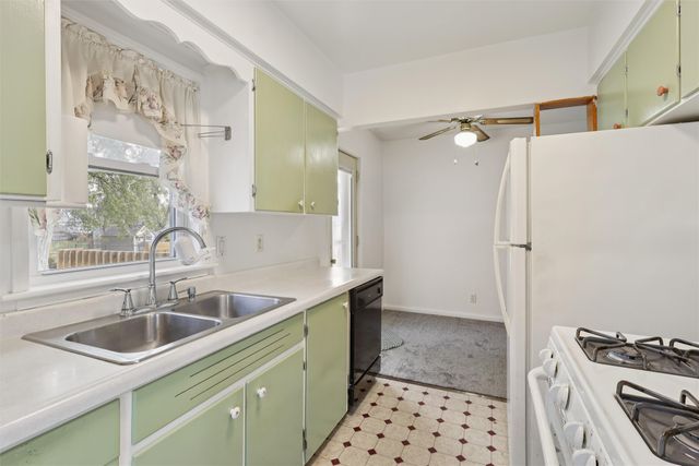 2111 51st Street, Des Moines, IA 50310