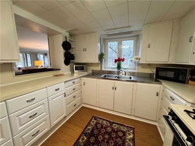 333 Colebrook Drive, Irondequoit, NY 14617