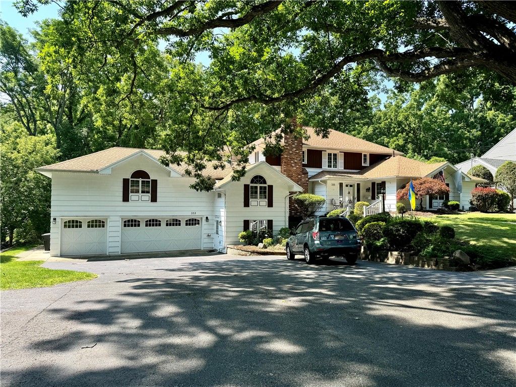 333 Colebrook Drive, Irondequoit, NY 14617