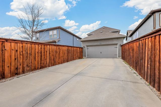 13733 Parkline Way, Fort Worth, TX 76008
