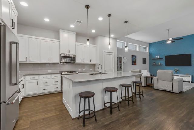 13733 Parkline Way, Fort Worth, TX 76008