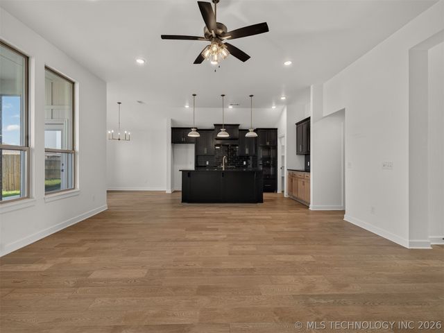 16248 S 89th East Avenue, Bixby, OK 74008