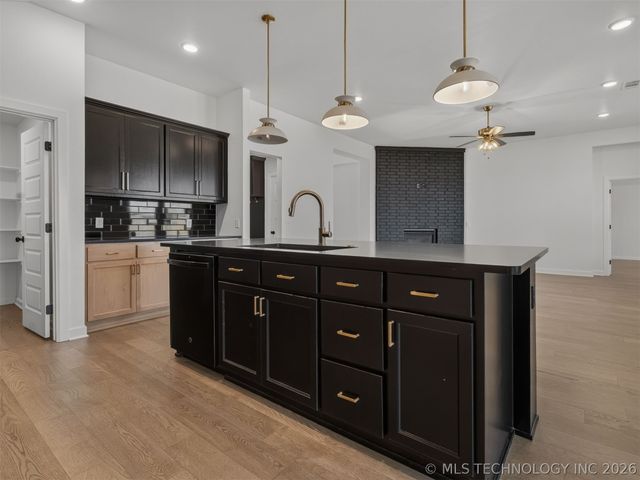 16248 S 89th East Avenue, Bixby, OK 74008