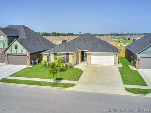 16248 S 89th East Avenue, Bixby, OK 74008