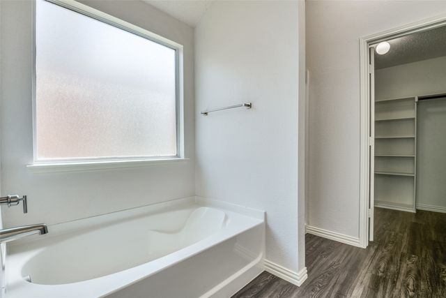 2015 Natchez Drive, Forney, TX 75126