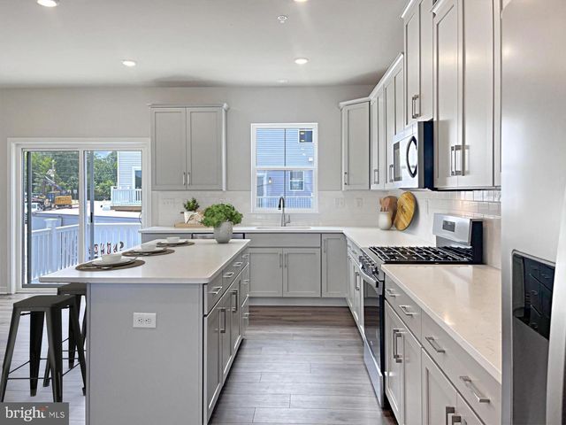 204 BRONZE ST, Phoenixville, PA 19460