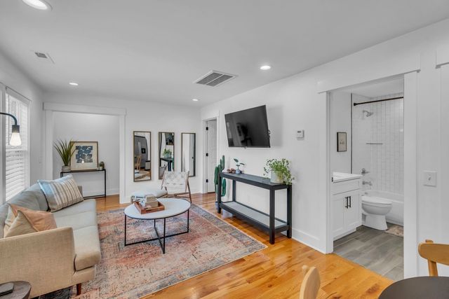 819B N 2nd St, Nashville, TN 37207