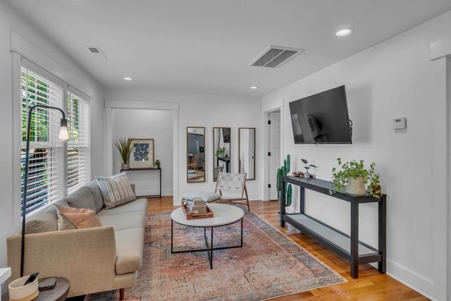 819B N 2nd St, Nashville, TN 37207