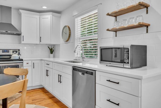 819B N 2nd St, Nashville, TN 37207