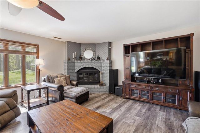 1031 Brooke Lane, Schererville, IN 46375