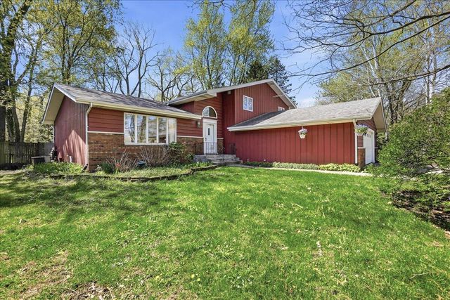 1031 Brooke Lane, Schererville, IN 46375