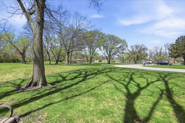 1031 Brooke Lane, Schererville, IN 46375