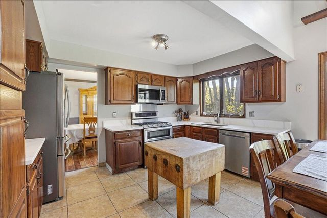 1031 Brooke Lane, Schererville, IN 46375