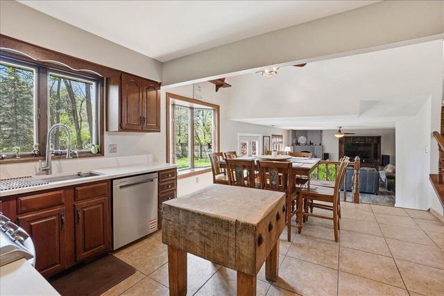 1031 Brooke Lane, Schererville, IN 46375