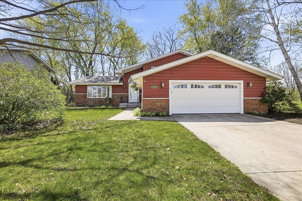 1031 Brooke Lane, Schererville, IN 46375