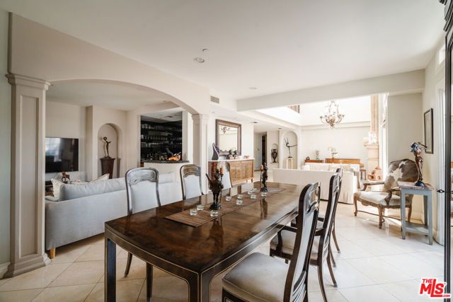 125 S Rexford Drive 303, Beverly Hills, CA 90212