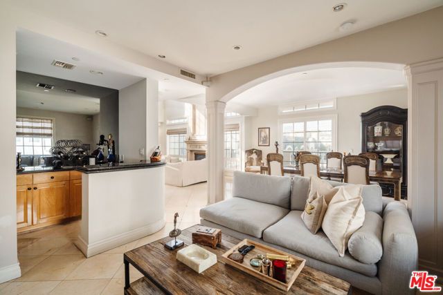 125 S Rexford Drive 303, Beverly Hills, CA 90212