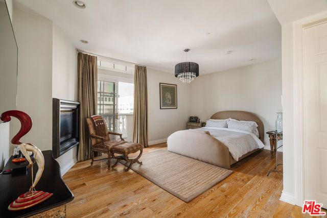 125 S Rexford Drive 303, Beverly Hills, CA 90212