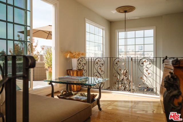 125 S Rexford Drive 303, Beverly Hills, CA 90212