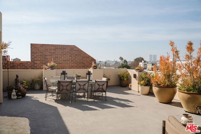 125 S Rexford Drive 303, Beverly Hills, CA 90212