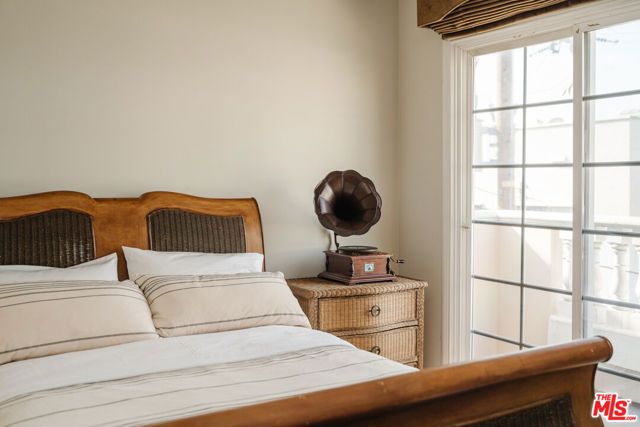 125 S Rexford Drive 303, Beverly Hills, CA 90212