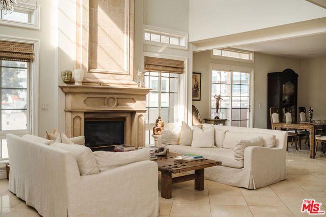 125 S Rexford Drive 303, Beverly Hills, CA 90212