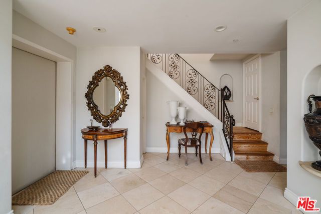 125 S Rexford Drive 303, Beverly Hills, CA 90212